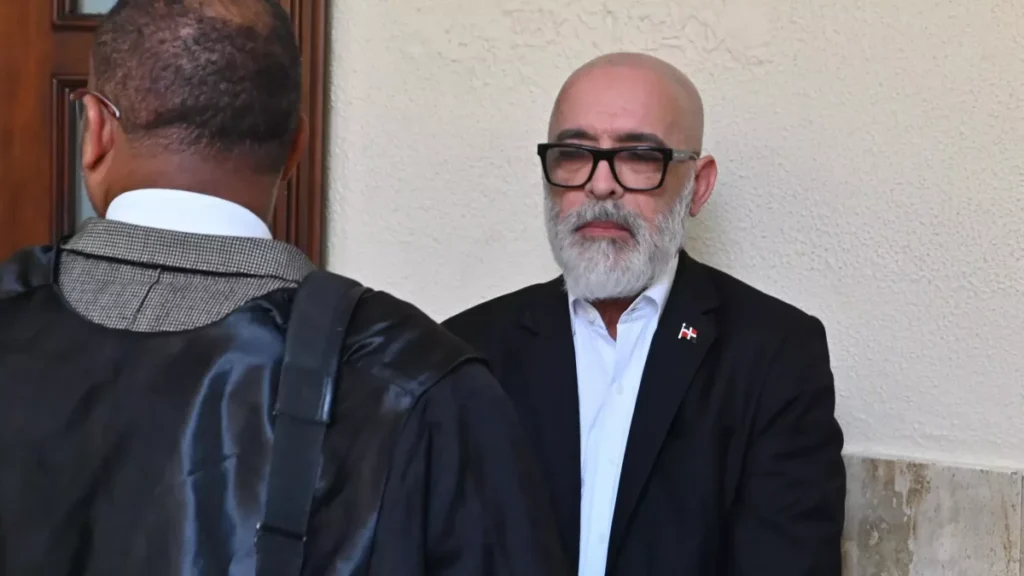 Suspenden el juicio contra Ángel Martínez por falta de defensa y el expediente vuelve a rozar a Fulcar y al PRM