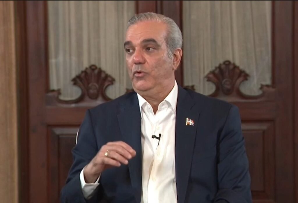 Abinader dice que dejará un país mejor, mientras persiste la exigencia de resultados verificables