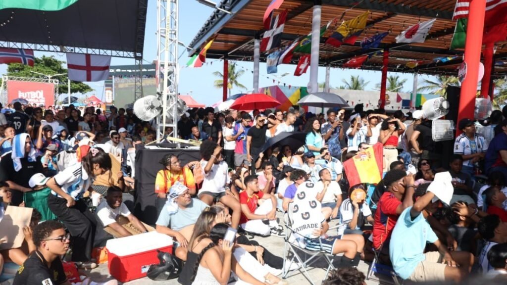 Miles cierran en el Malecón Deportivo la proyección final del Mundial y vuelve el foco sobre la gestión oficial