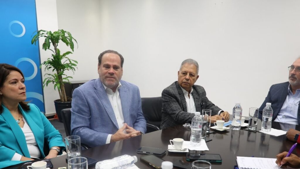UNE ve riesgo de un nuevo golpe al comercio y pide aliviar tasas