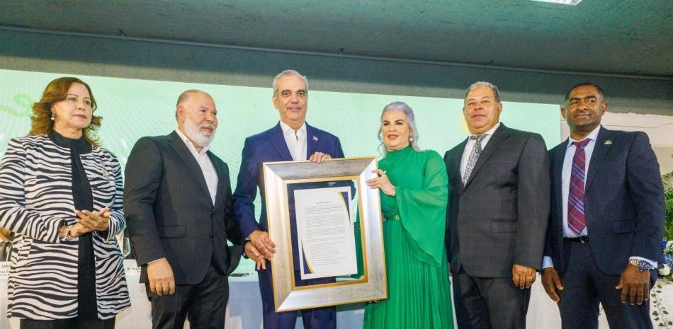 Abinader reconoce presión sobre agua, movilidad e infraestructura en Santiago y anuncia nuevas obras