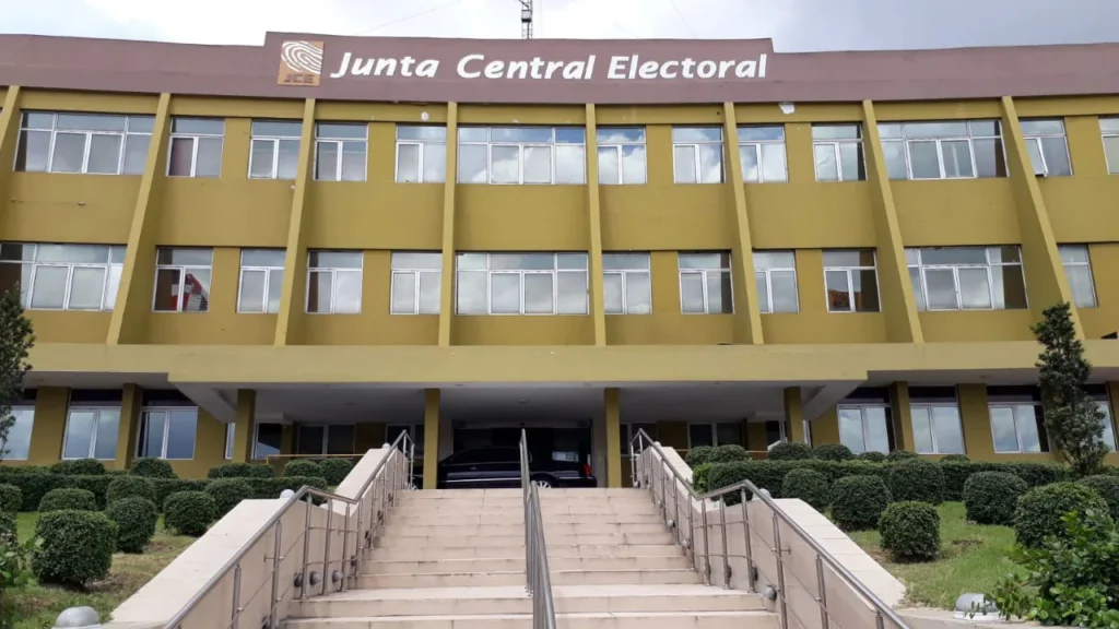 Banreservas impide el embargo a la JCE, pero el pleito por Latin Events sigue abierto