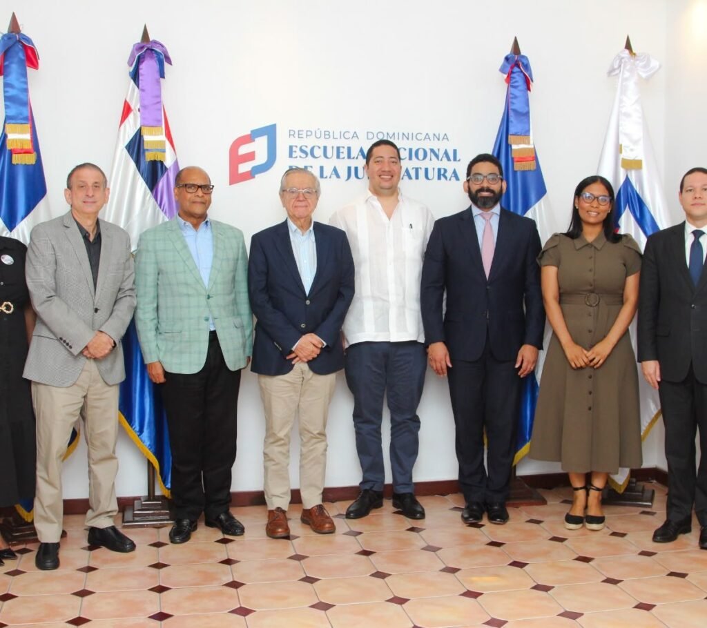 El Instituto Dominicano de Filosofía del Derecho nombra a Rodolfo L. Vigo Embajador de Buena Voluntad y abre una discusión sobre sus prioridades