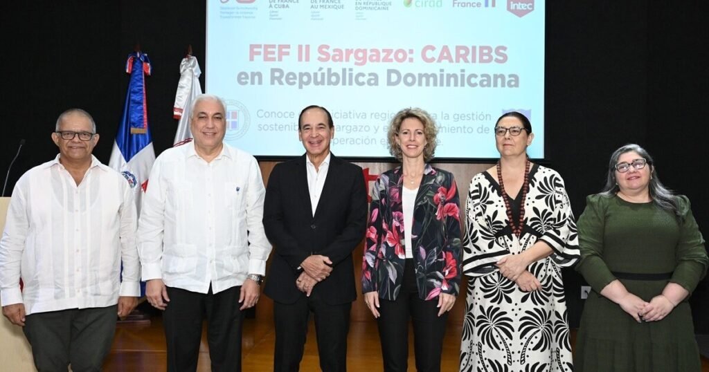 Francia financia un plan regional contra el sargazo y República Dominicana lo pone en marcha
