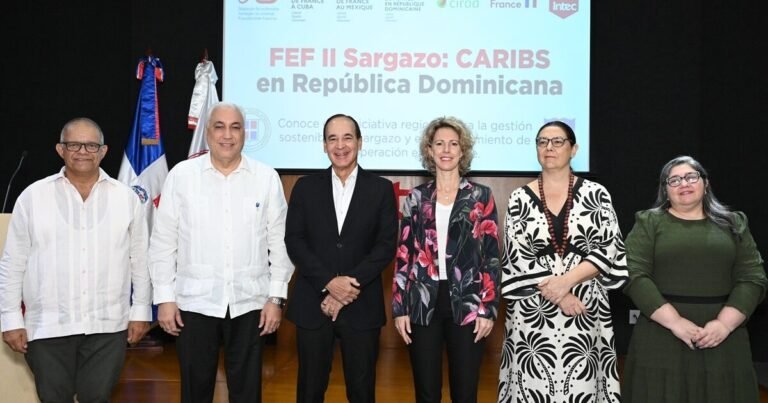 Francia financia un plan regional contra el sargazo y República Dominicana lo pone en marcha