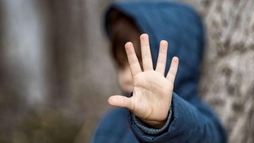CONANI pide un informe sobre la supervisión de un centro en San Pedro tras una denuncia por maltrato infantil