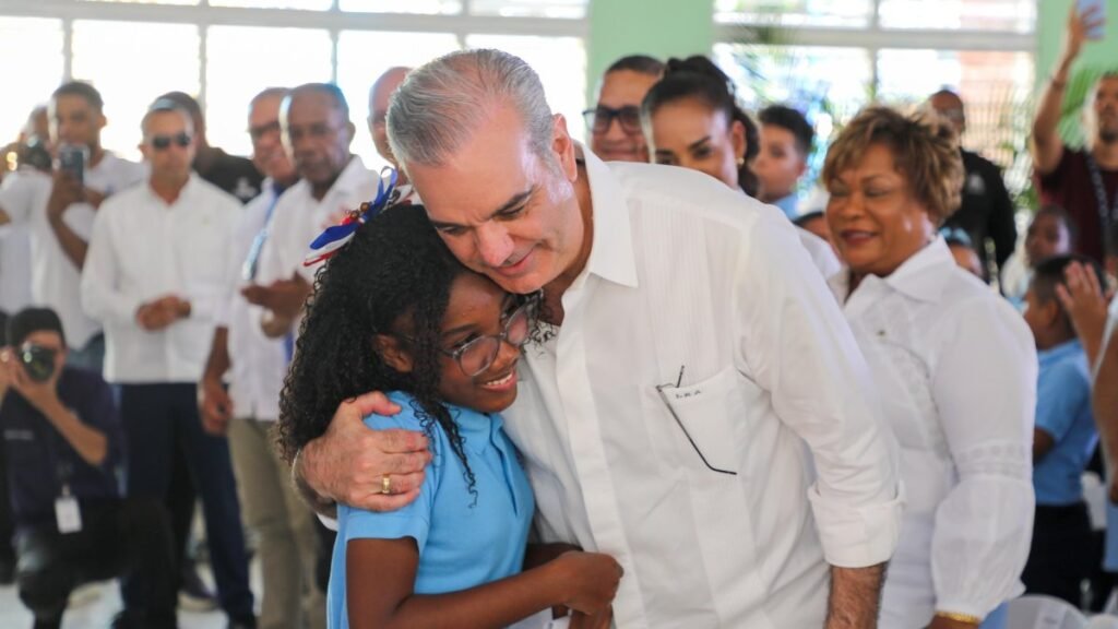 Abinader abre una jornada de obras en Santo Domingo y el Gobierno vuelve a exhibir entregas como respuesta a reclamos acumulados