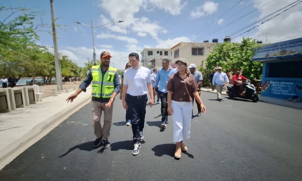 Collado inspecciona el remozamiento de Playa El Faro y confirma su apertura para el viernes 24