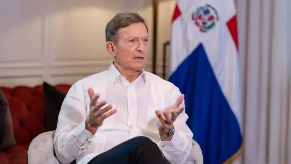 La salida de Roberto Álvarez deja otra decisión de Abinader bajo escrutinio: qué implica ser embajador emérito