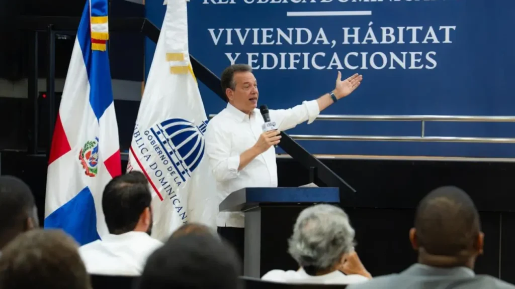 Mivhed presenta avances del plan para modernizar los permisos de construcción
