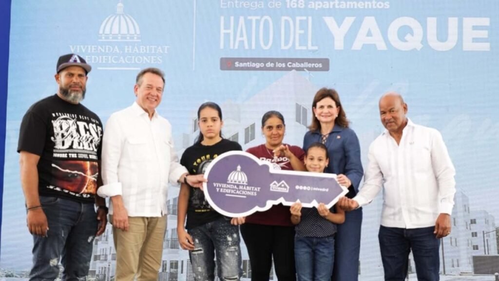 Raquel Peña y Bisonó entregan 168 apartamentos en Santiago con RD$1,017.5 millones de inversión