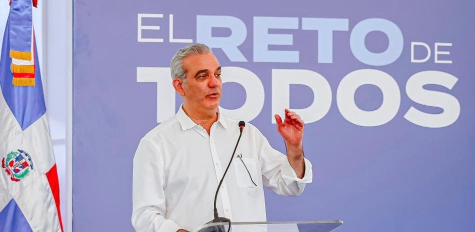 Abinader pide apoyo para el inicio escolar y el Gobierno usa Jimaní Viejo como escaparate de gestión