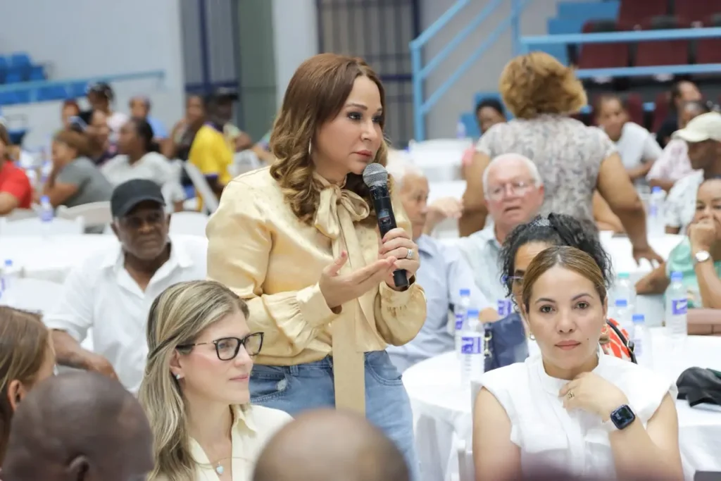 Supérate lleva su jornada a La Romana y afloran reclamos por más ayuda social