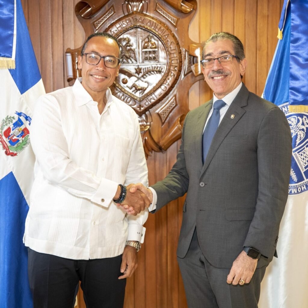 UASD y Pasaportes pactan instalar captura biométrica en recintos universitarios