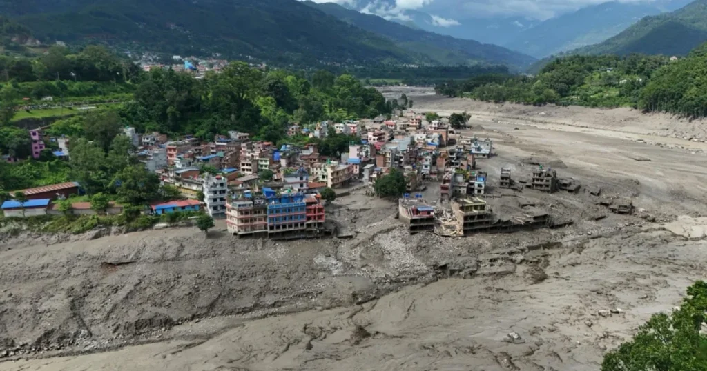 Nepal eleva a 157 los muertos y mantiene en 484 los turistas desaparecidos por las inundaciones en Rasuwa