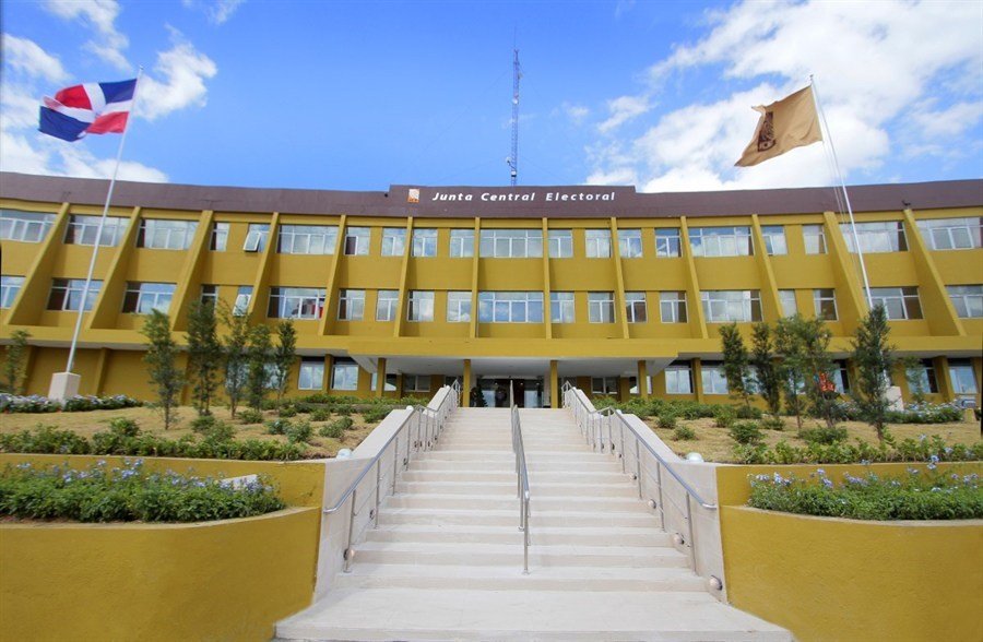 Suspensión de servicios en oficialía de Villa Los Almácigos expone otra interrupción en trámites esenciales