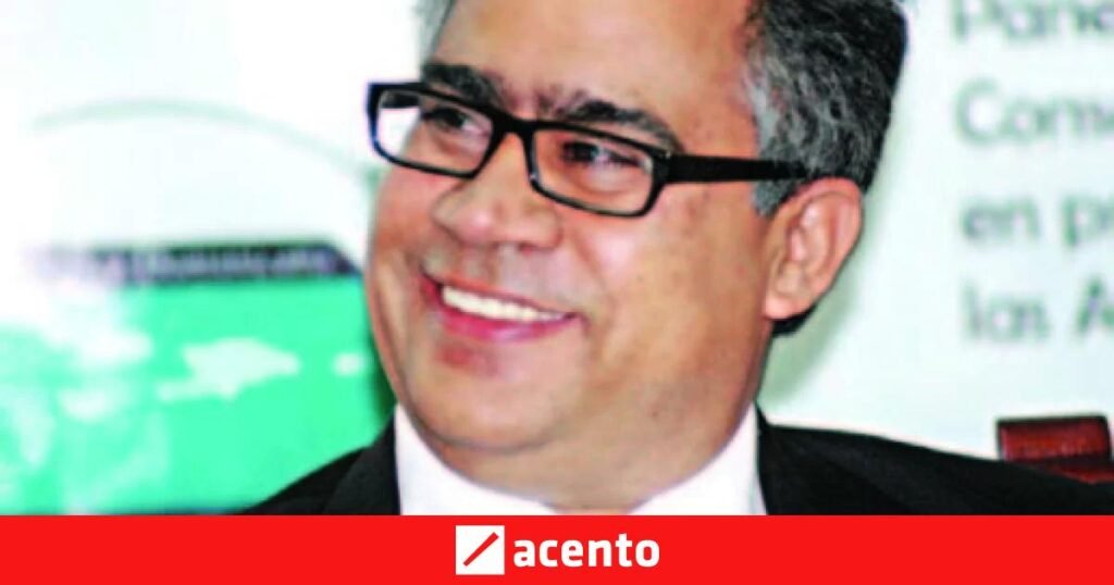 La edición de Carlos Ardavín sobre Plinio Chahín destaca el rigor crítico y reaviva el debate sobre prioridades culturales