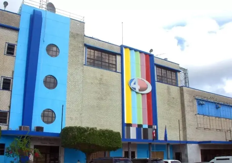 La televisión dominicana llega a 74 años con su origen atado al Estado y al acceso limitado