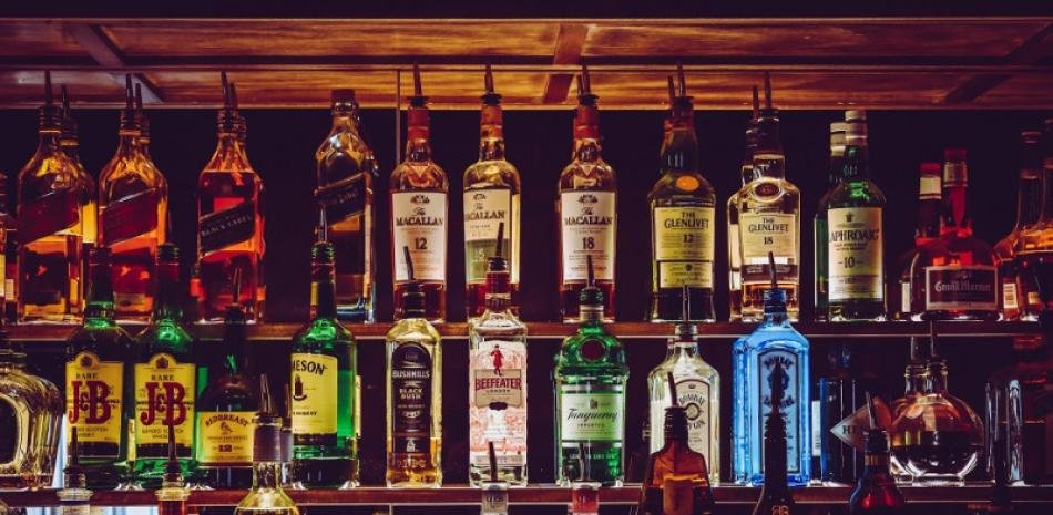 Congreso queda bajo presión tras fallo del TC mientras legisladores del PRM reactivan límite al alcohol hasta las 2:00 a. m.