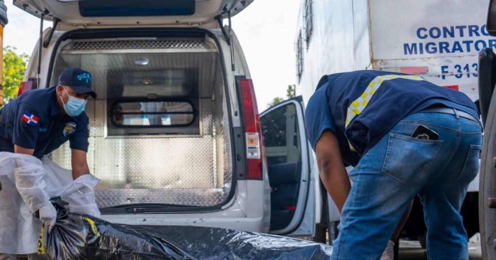 Hallan un cadáver en un camión de Migración y quedan bajo lupa los controles en la DGM