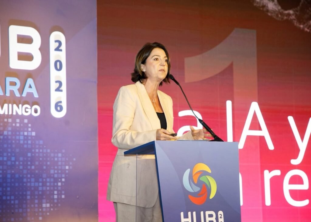 AWS y el Gobierno anuncian 50 mil becas gratuitas en IA y nube para dominicanos antes de 2028