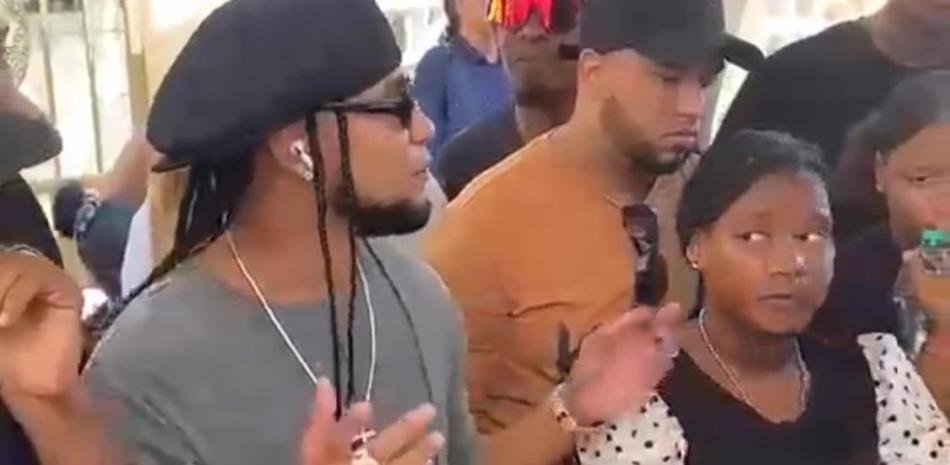 Mozart cubrirá la manutención del hijo de Diddy Glow y el funeral reabre el costo humano de la violencia