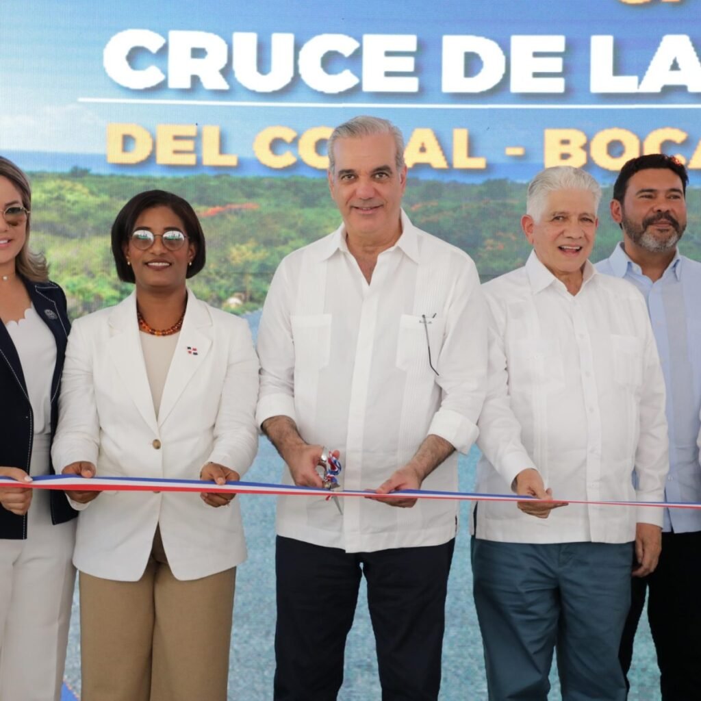 Abinader abre la vía de Boca de Chavón luego de más de 25 años de reclamo