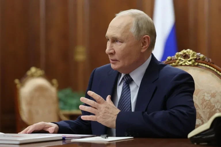 Putin presenta la victoria legislativa como aval a la guerra y se multiplican las denuncias de fraude