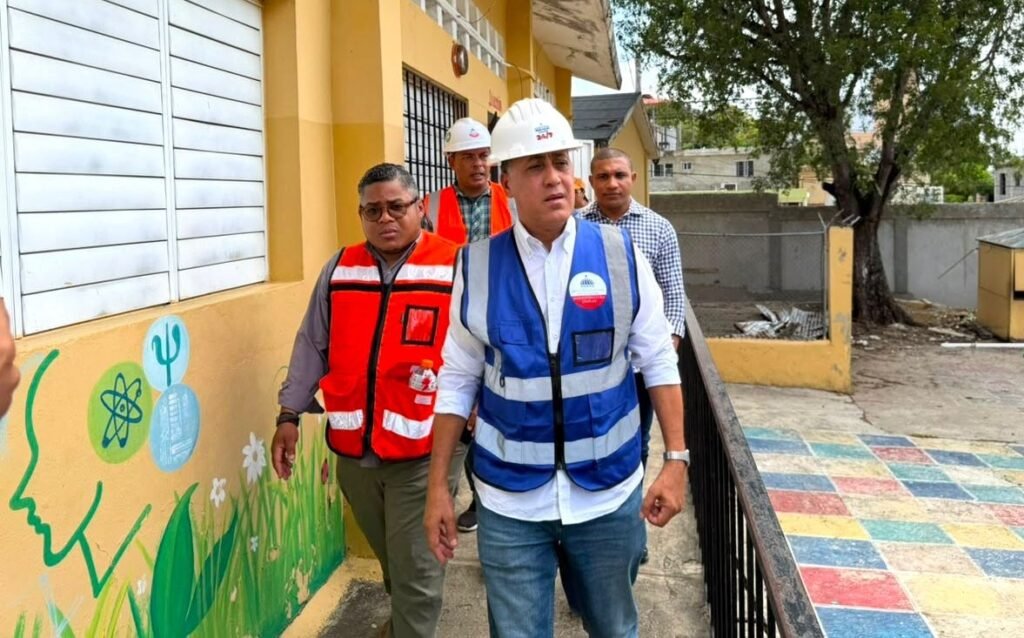 Educación dice que el 98 % de las escuelas opera con normalidad, aunque 114 centros siguen con docencia parcial por obras
