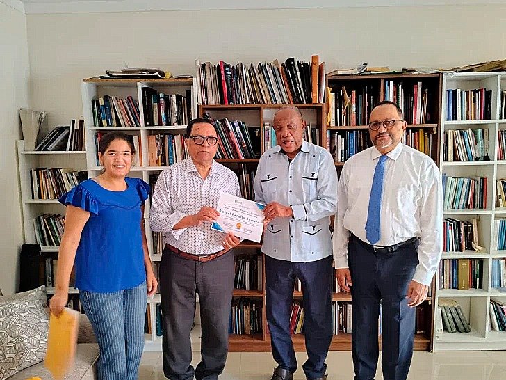 Reconocen a Antoliano y Rafael Peralta Romero en un acto que vuelve a mezclar gestión pública y proyección oficial